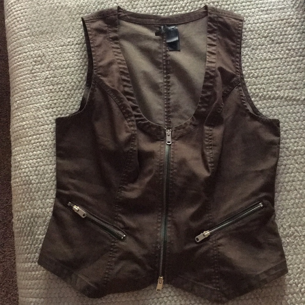 Tops - Picture 2 of 6
